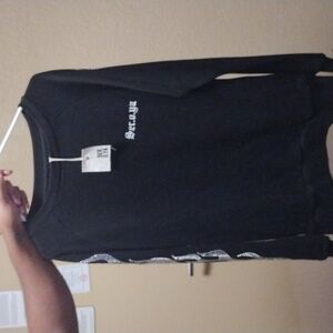 Ser o.ya mens small sweat shirt NWT